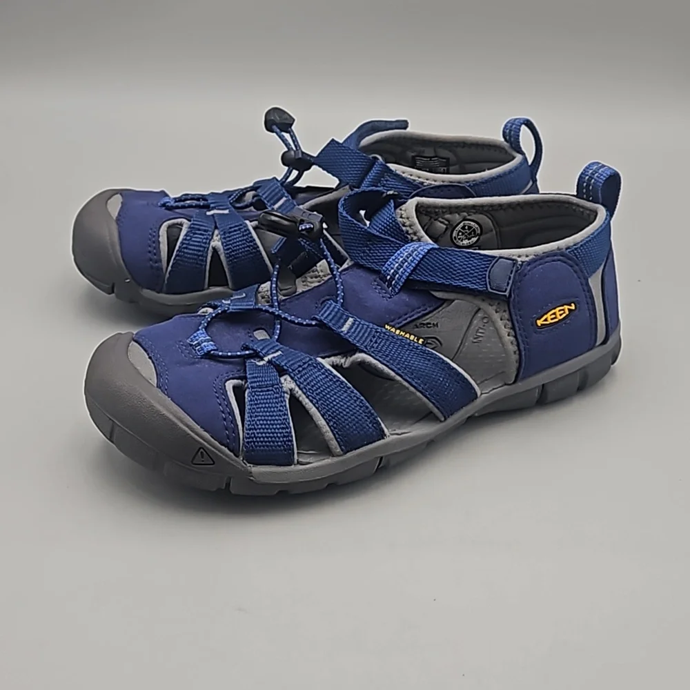 Keen Sandals Kid size 4 blue hiking sandals